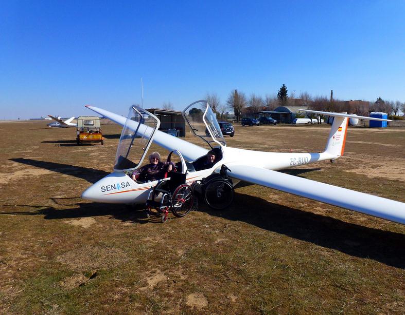 Sillas Voladoras facilita el traslado al aeródromo de Ocaña